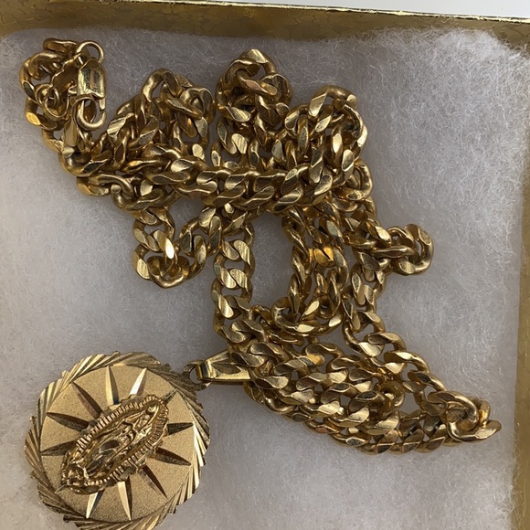 Virgin de Guadalupe Gold chain - Picture 2 of 2